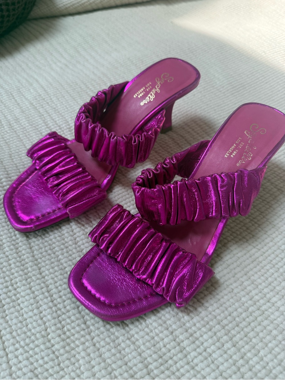 Seychelles Metallic Fuchsia Ruched Slide Heels